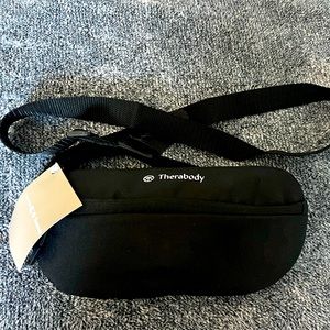 United Polaris Therabody Crossbody Amenity Kit